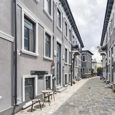 Charming In A Historic Courtyard 布加勒斯特